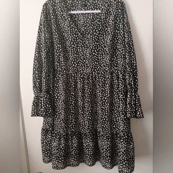 Boho Long Sleeve Print Flowy Ruffle Hem Dress - Picture 3 of 4